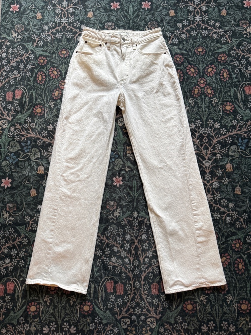 Abercrombie & Fitch 90’s Relaxed Jean High Rise Curve Love